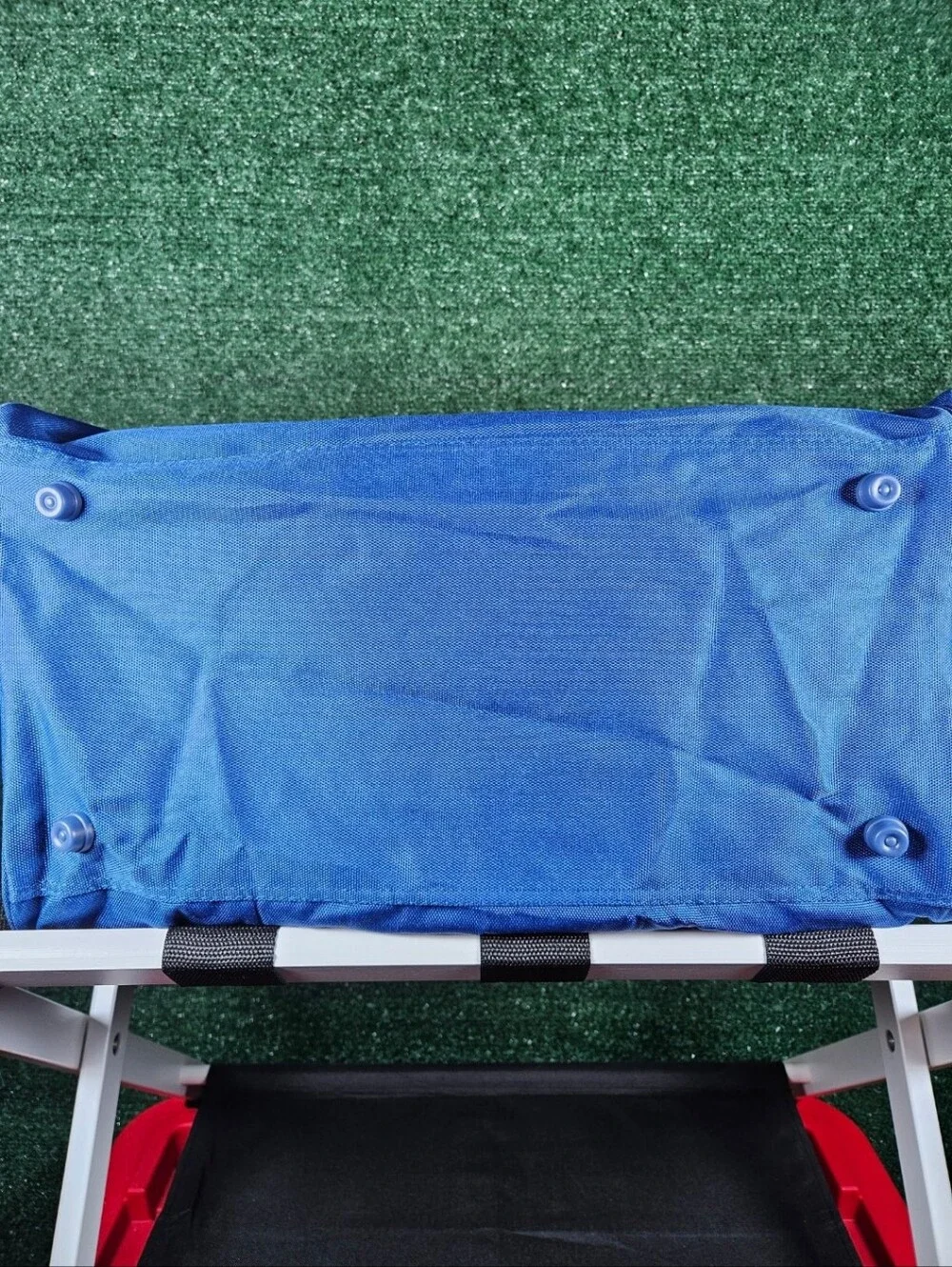 NWOT Vintage Lacoste Parfums Essential Sport Duffel Bag/Gym Bag / 21